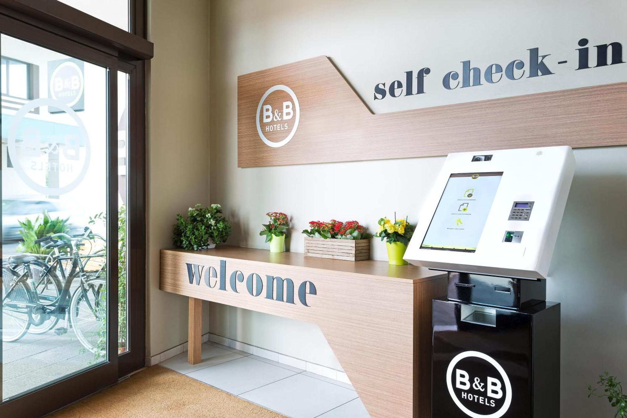 B&B Hotel Milano-Monza Esterno foto