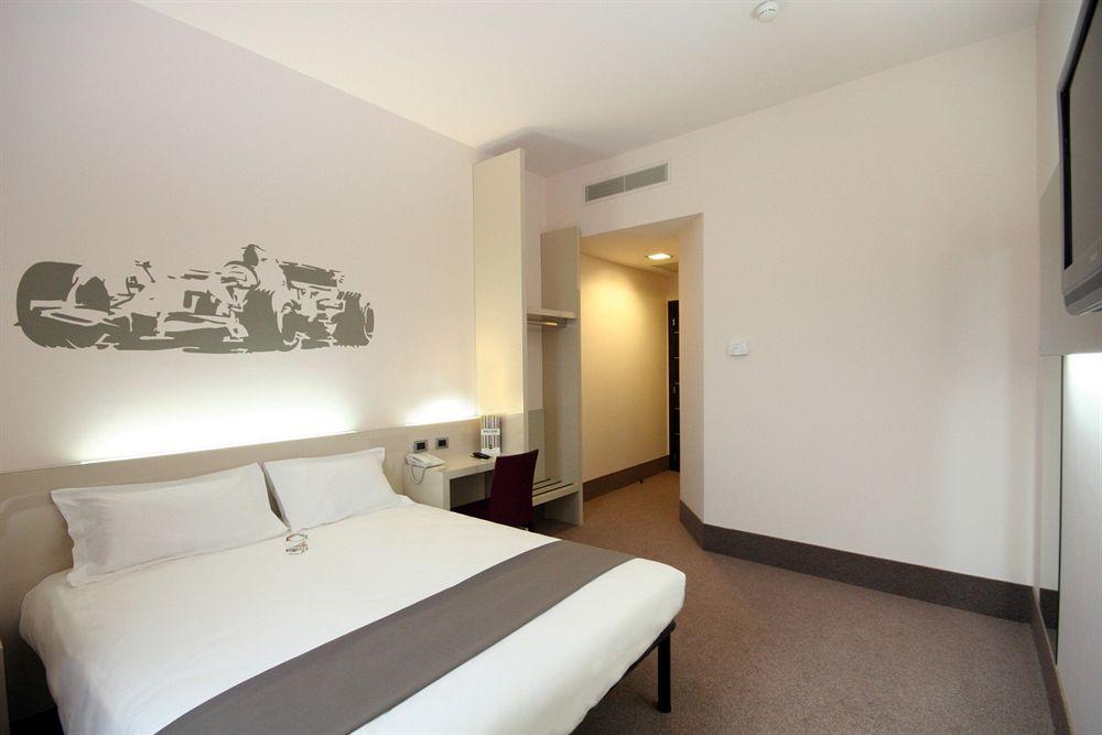 B&B Hotel Milano-Monza Esterno foto